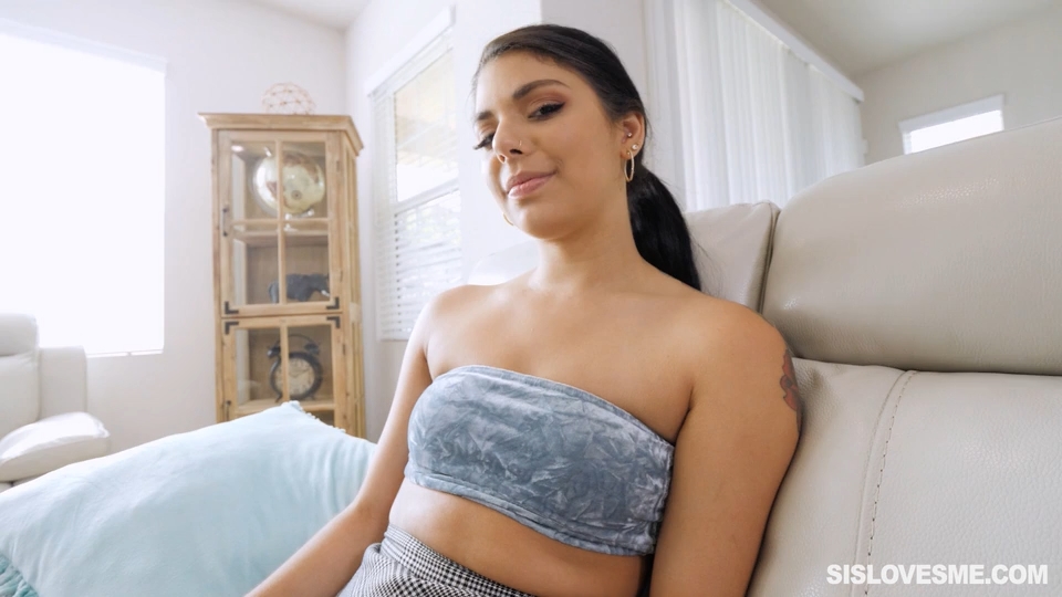 GValentina - $!$L0v3M3 - 062218 SD.mp4_snapshot_13.17.329