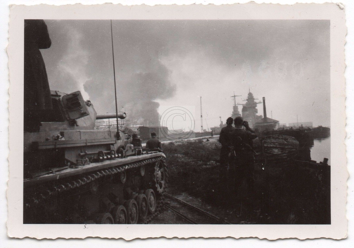 Osten Russland Ukraine Panzer Tank IV beschießt 