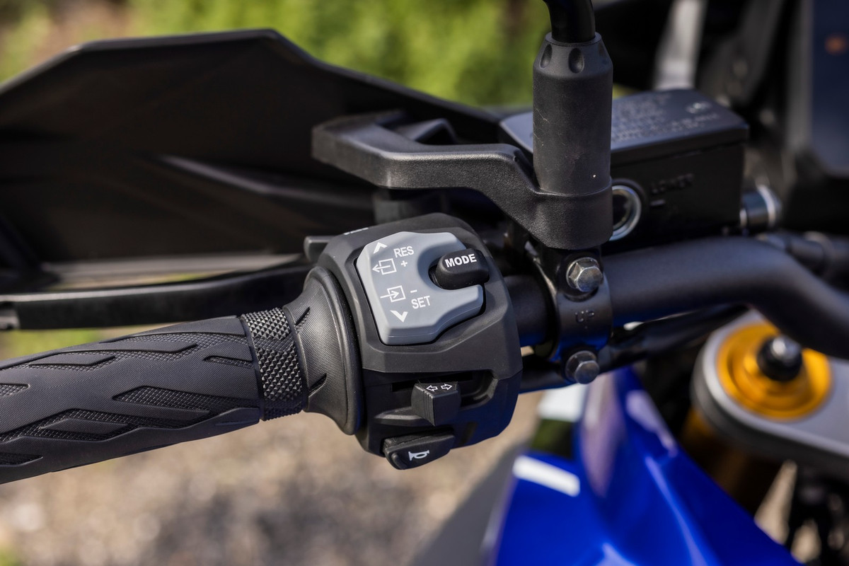 Suzuki-V-Strom_1050DE-JC-0199