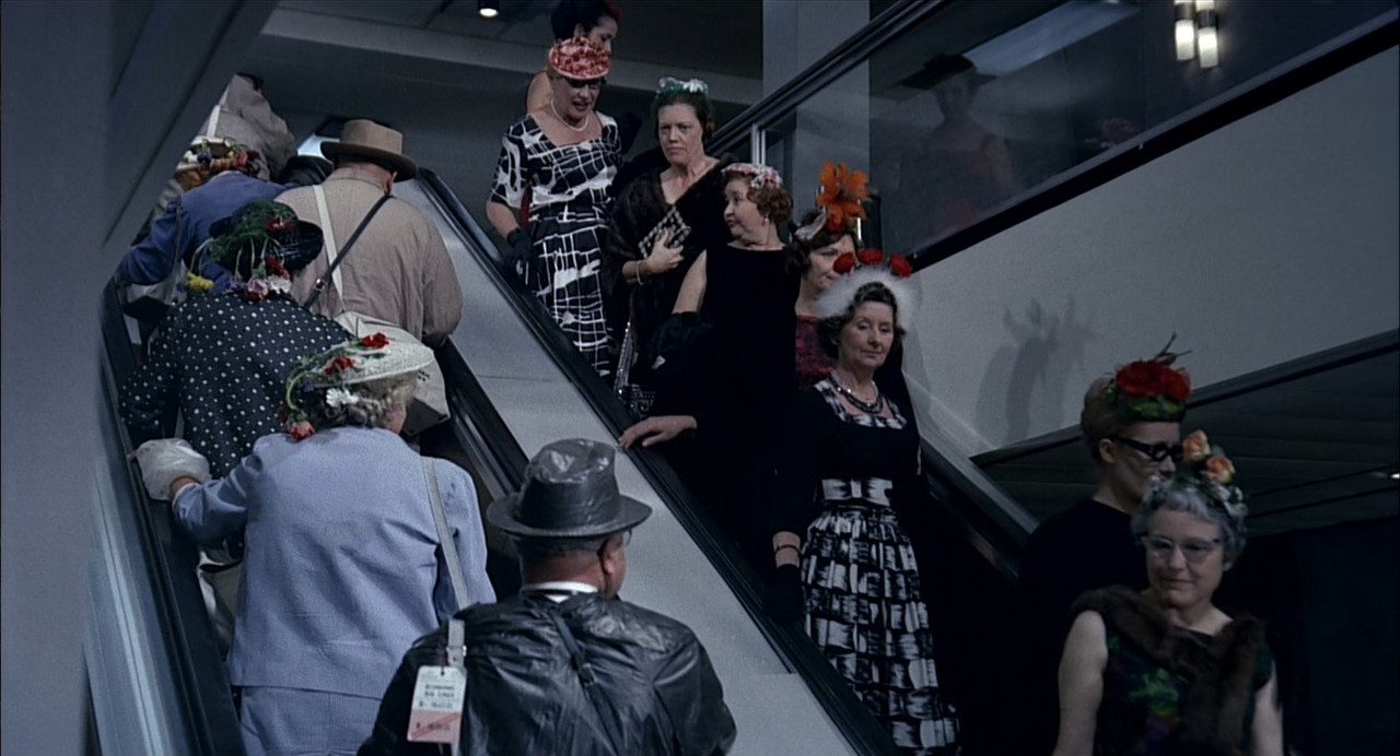 Playtime 1967 Criterion.mkv_snapshot_01.00.07_[2018.01.09_23.32.