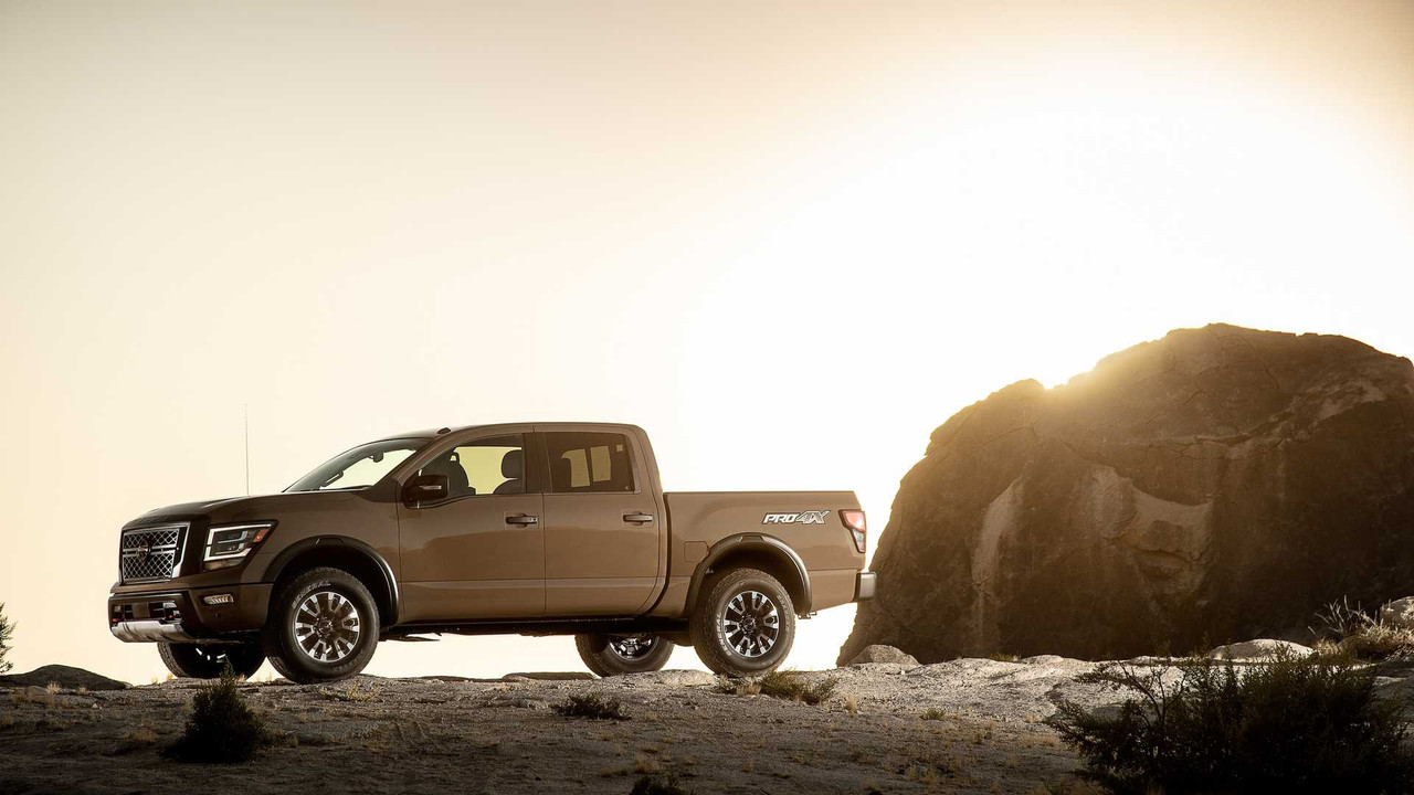 2020 Nissan Titan (10)