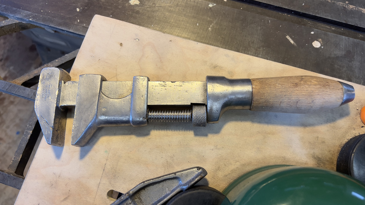 08F94998-A33C-4B3F-B53D-EA50F298B62C