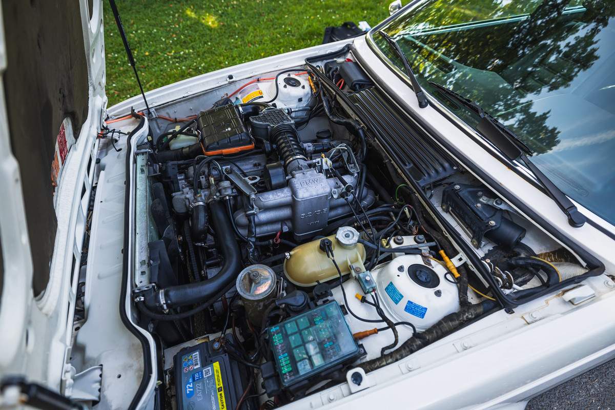 low-bmw-635csi-32-lecq