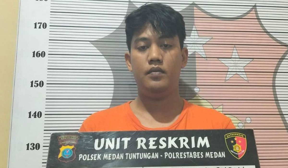 Pacar Brondong Bobol ATM Pedagang Sayur, Rp130 Juta Ludes untuk Judi Online! Pacar Brondong Bobol ATM Pedagang Sayur, Rp130 Juta Ludes untuk Judi Online!