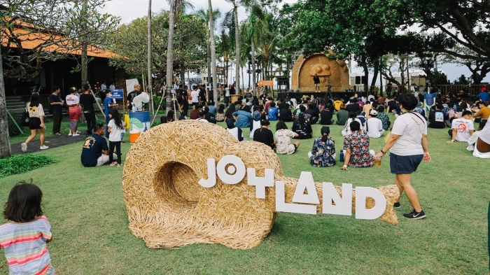Antusiasme pengunjung menghadiri kemeriahan Joyland Festival di Bali pada Maret 2022 lalu.