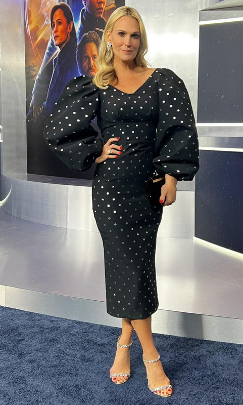 Molly-Sims-Feet-6327325