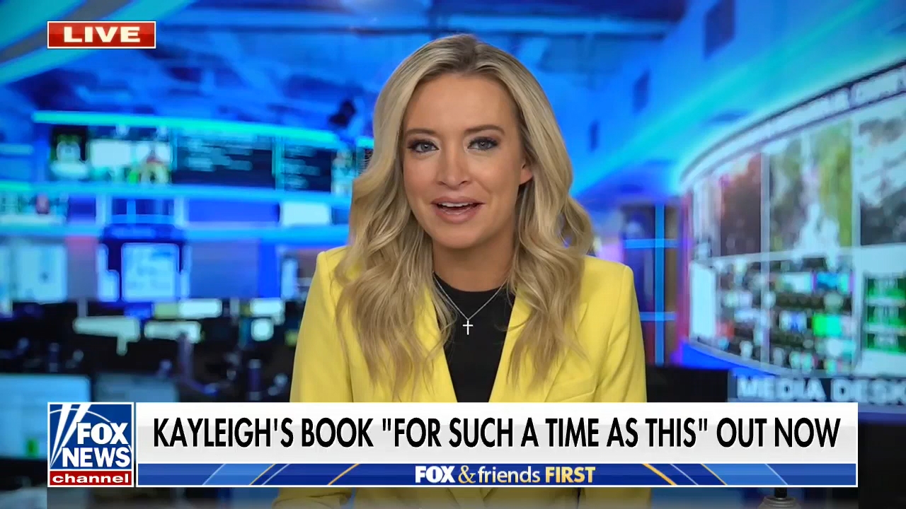 12.09 - 09.00.00 - Fox and Friends First. A precursor to Fox News's m..._001.ts_snapshot_16.56.612