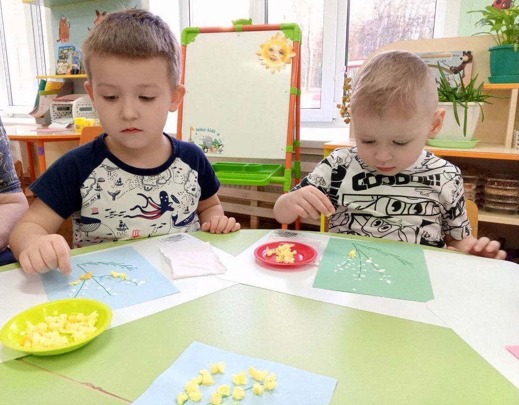 Рукодельники встречают весну.