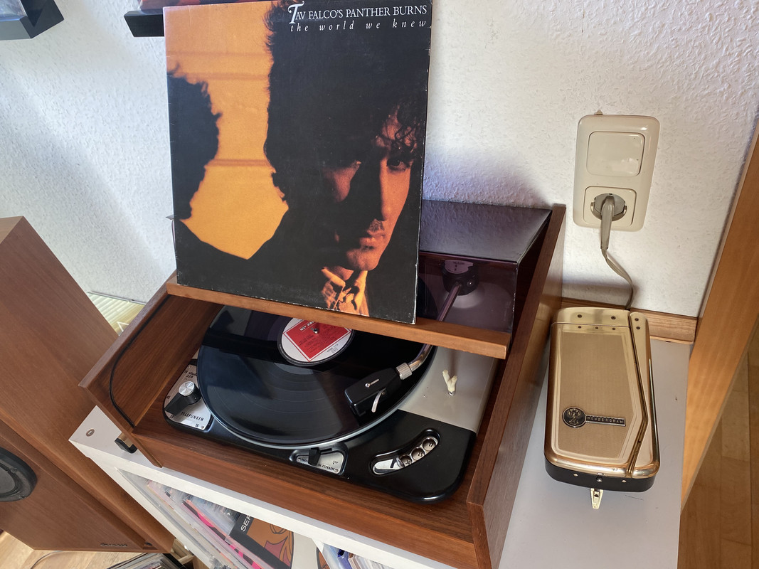 D7FE2BE5-CB39-486A-88D1-FE55D30C47EA