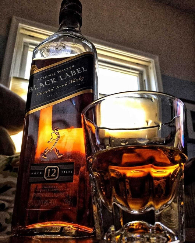 Whisky Johnnie Walker Black Label 12 anos, 750ml