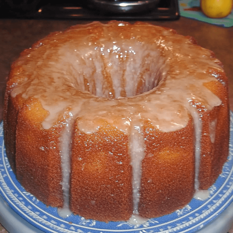 super yumy Old Fashioned Sour Cream Pound Cakee