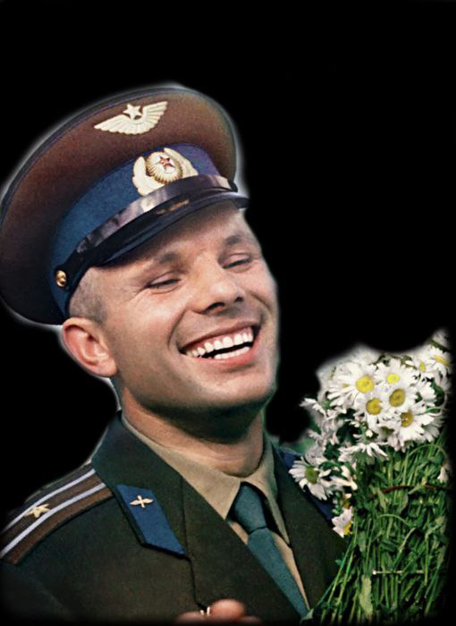 Su Kosmonautikos diena, draugai!