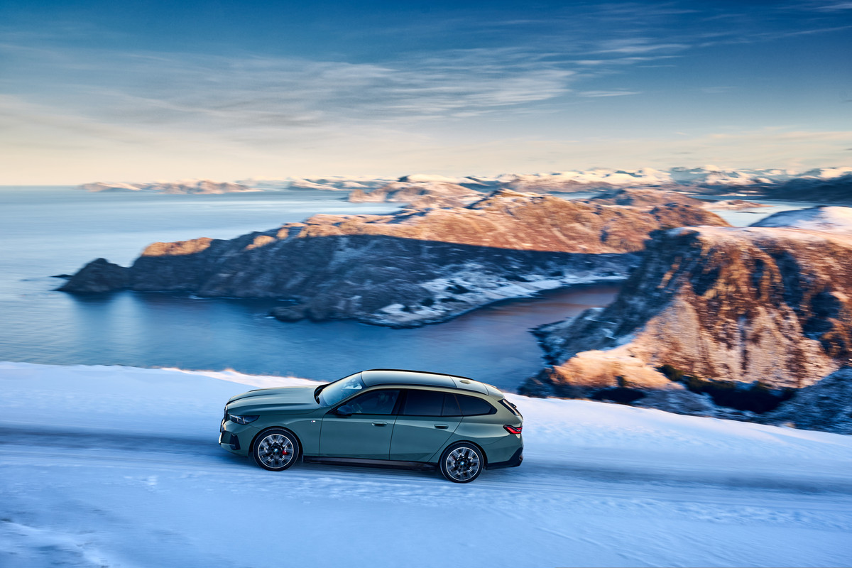 P90537297_highRes_the-new-bmw-i5-edriv