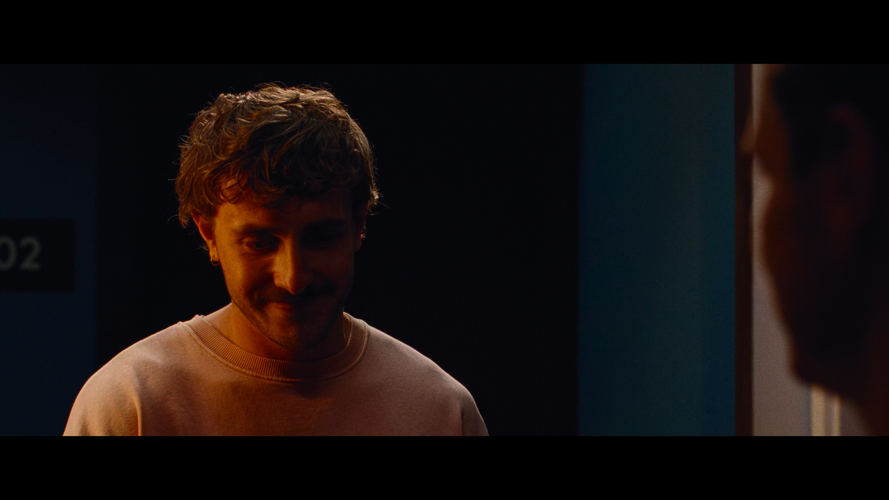 mpv-shot_All.of.Us.Strangers.2023.2160p.UHD.WEB-DL.HDR.DV.HEVC-Нечипорук_00_05_44_0001