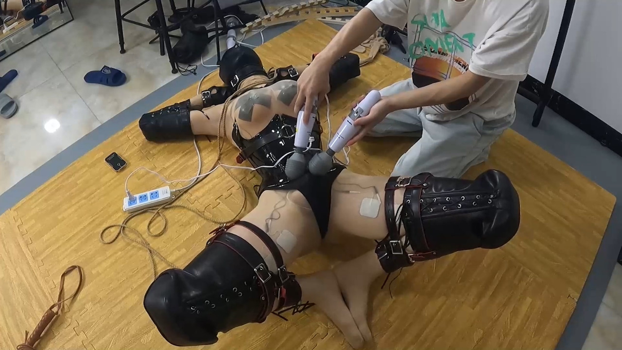 面具男 掌掴K9狗狗伪娘绳奴潇潇.mp4_20221126_091426.923