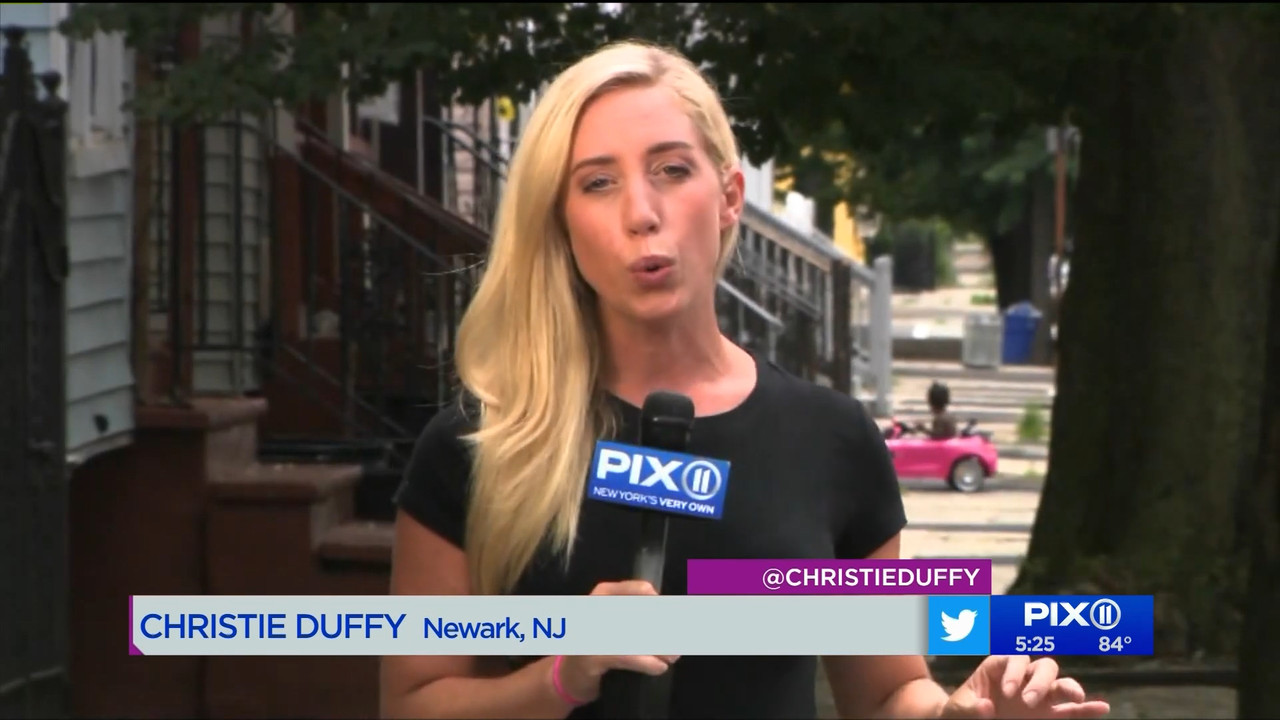 08.01 - 22.00.00 - PIX11 News at 5..ts_snapshot_00.31.21.213