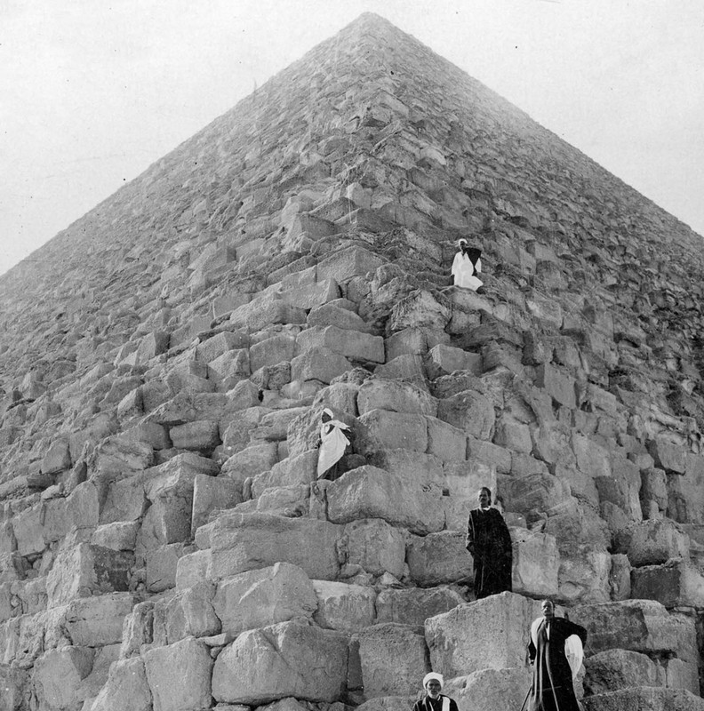 early-tourist-pyramids-ancient-egypt (6)
