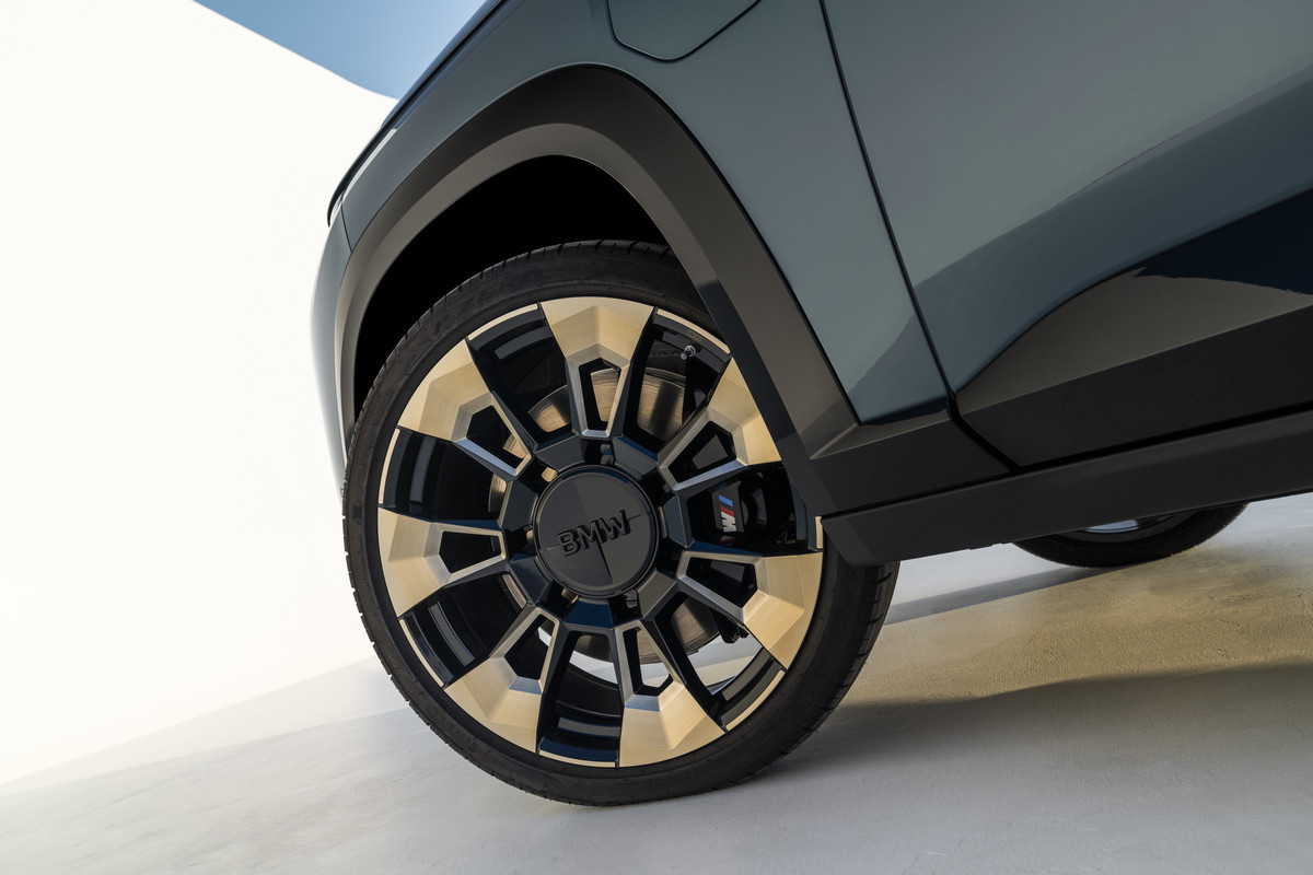 P90478605_highRes_the-first-ever-bmw-x