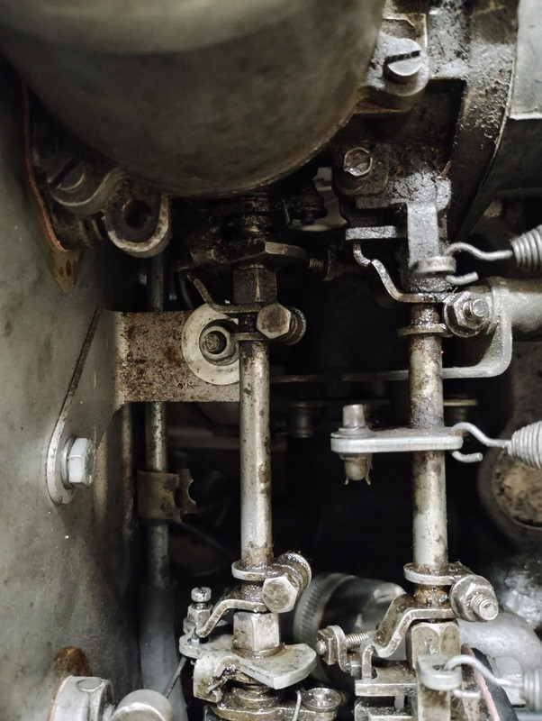 1850 air filter bracket