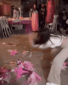 iznoren-girl-smashing-pinata.gif