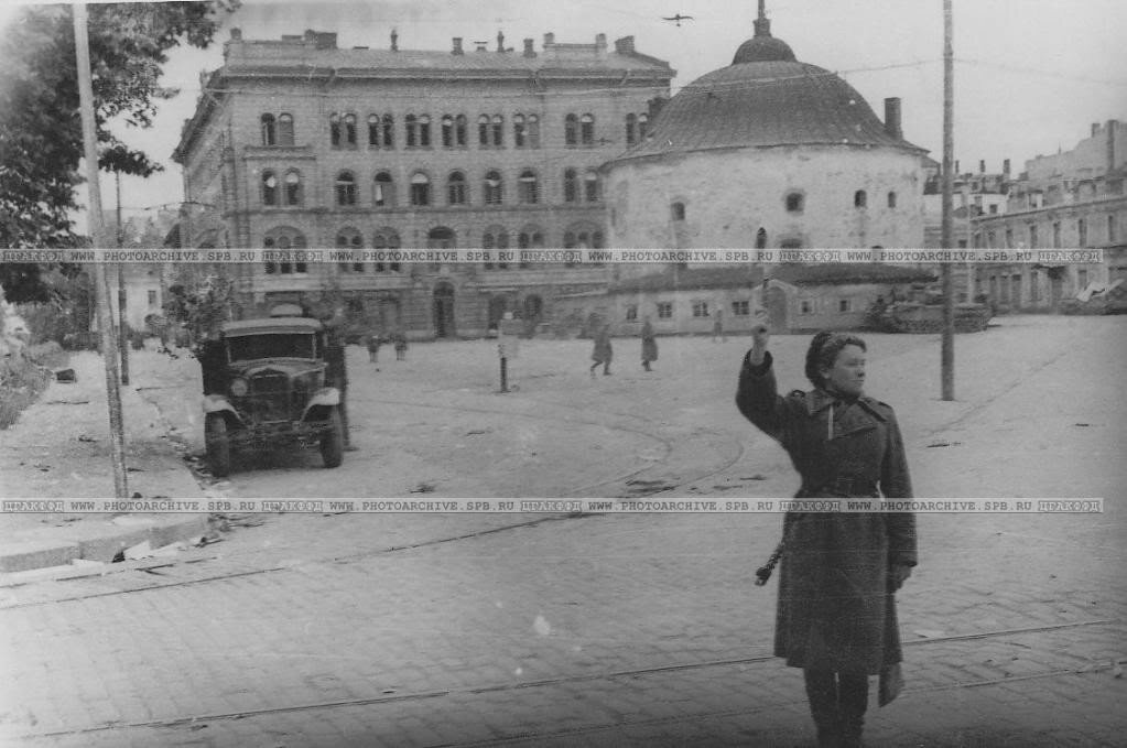 33 Регулировщица на посту.21.06.44