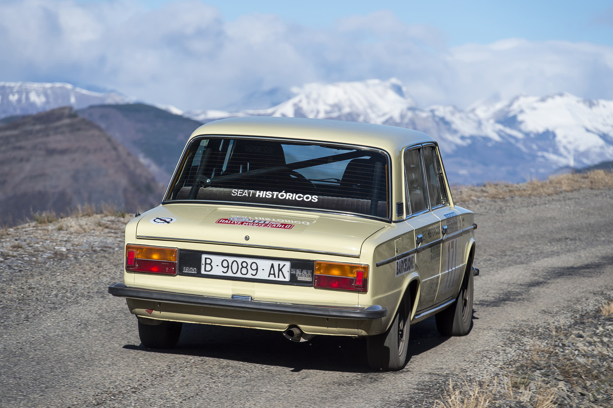 El-SEAT-1400-entre-los-mejores-en-el-Rallye-Monte-Carlo-Historic
