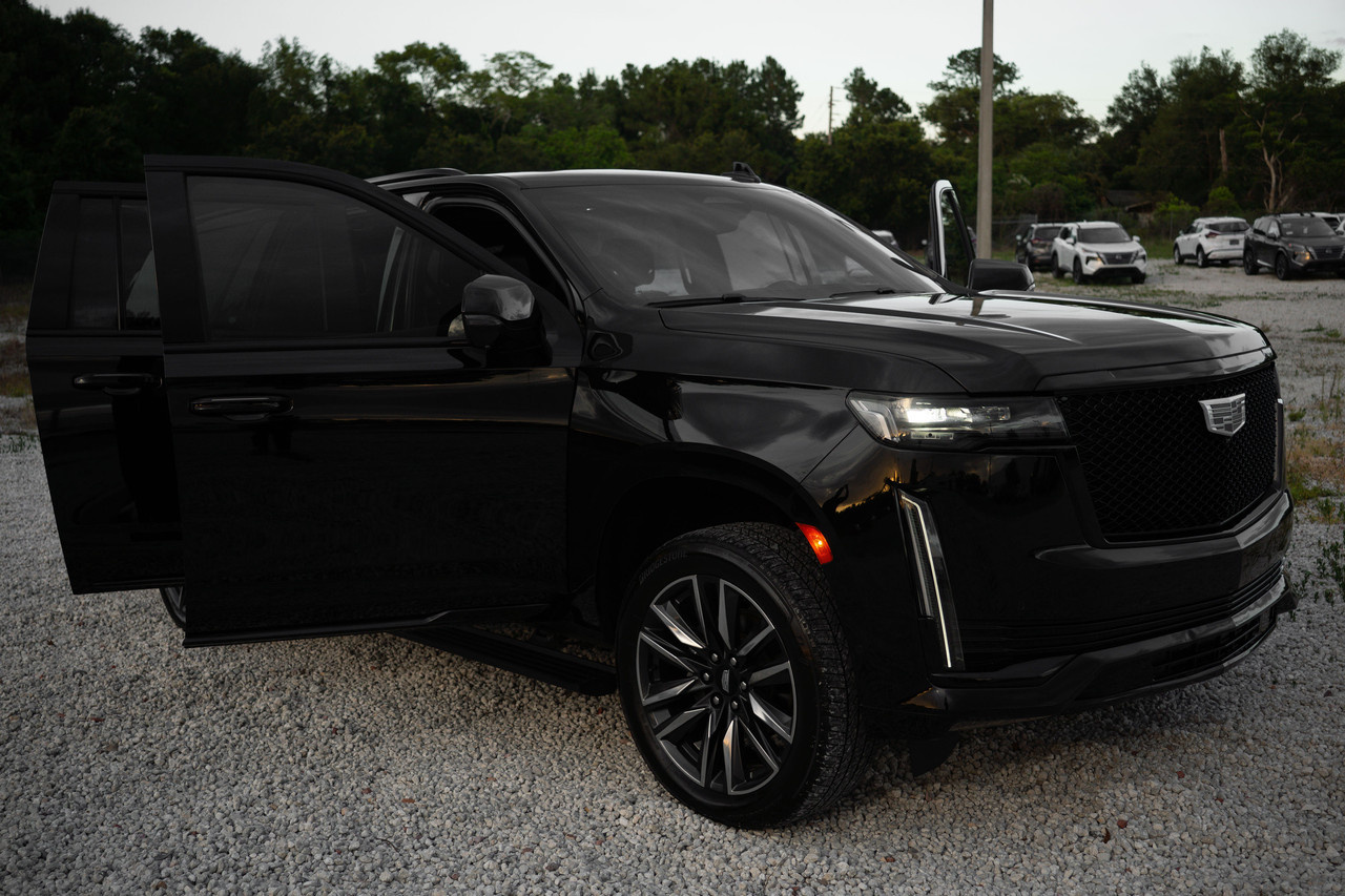 Cadillac Escalade View 9