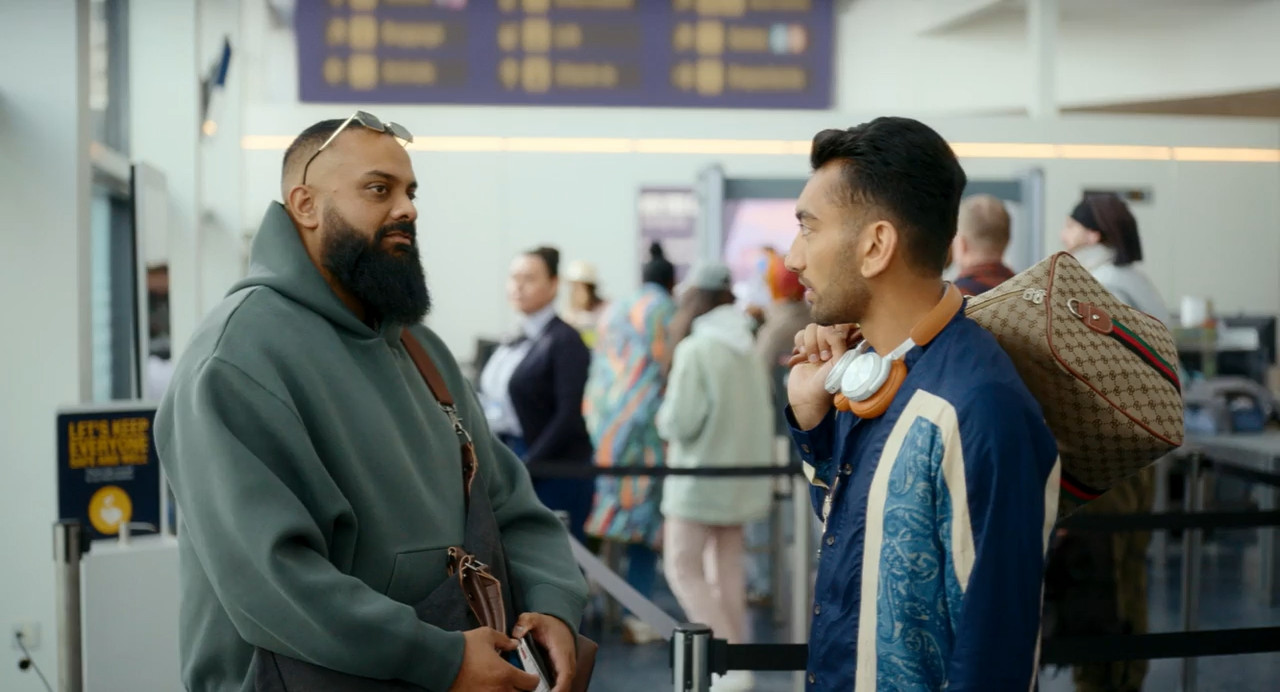 Bait 2026 WebRip Season 1 [Hindi + English] 480p 720p ESub Screenshot