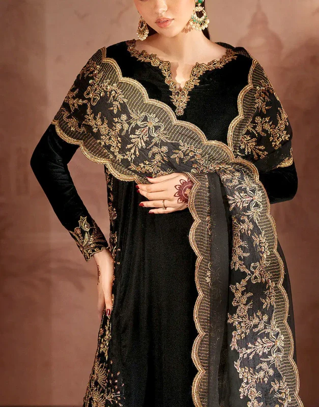 Heavy Black Velvet Wedding Dress – Zari/Nag Embroidery, Chiffon Dupatta