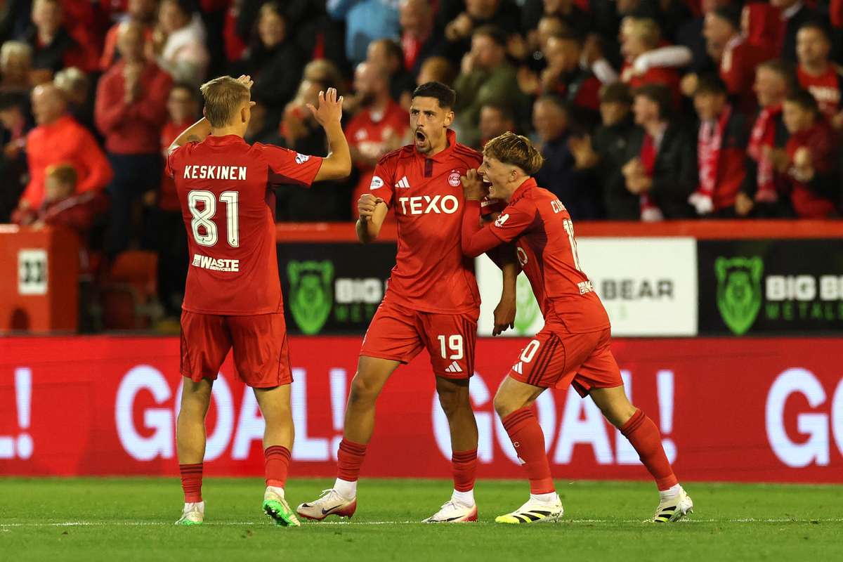 Steaua Bucuresti vs Fenerbahce, 03h00 ngày 30/01