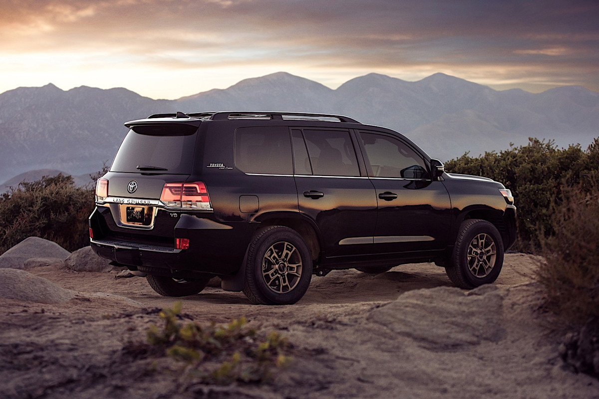2020 Toyota Land Cruiser Heritage Edition (3)