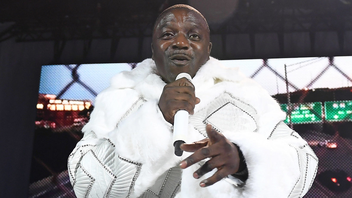 Akon  9        
