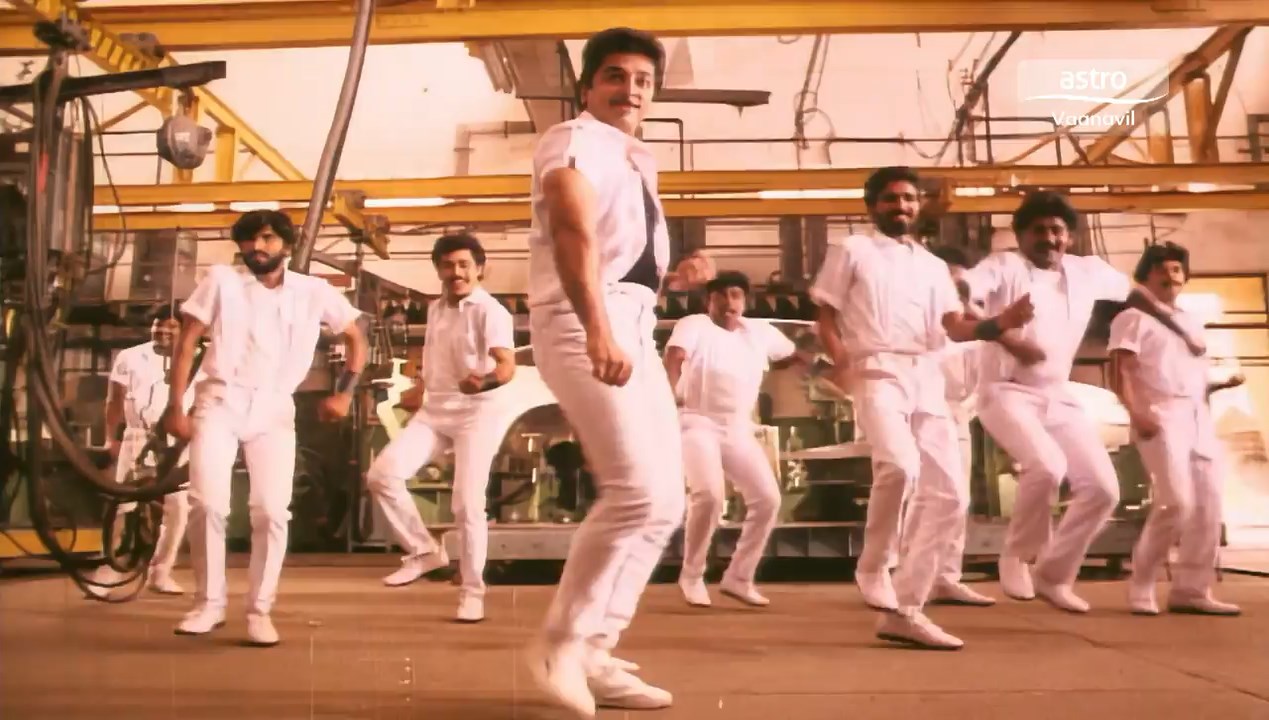 Apoorva Sagodharargal 1989 WebRip [Tamil] 480p 720p ESub Screenshot