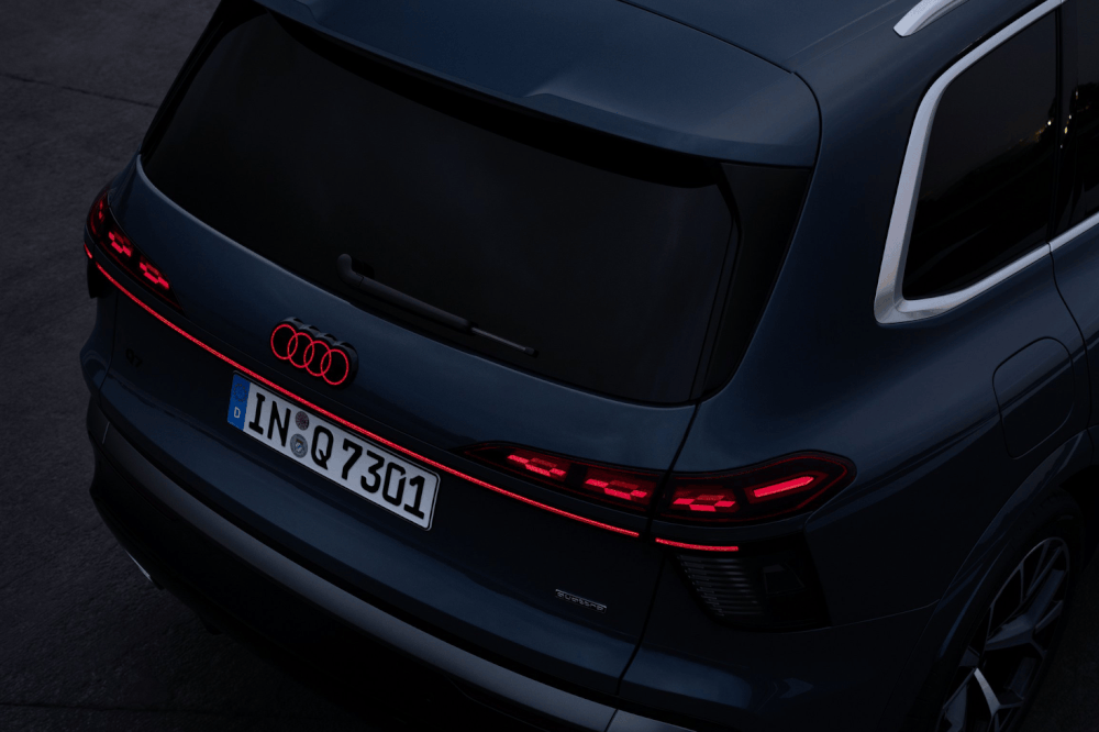q7-hatso-lampa-gif