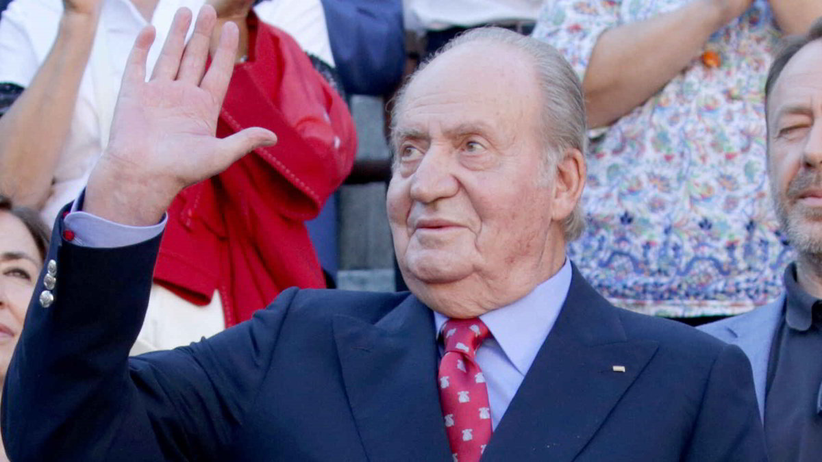 Juan Carlos I tornerà in Spagna dopo autoesilio ad Abu Dhabi