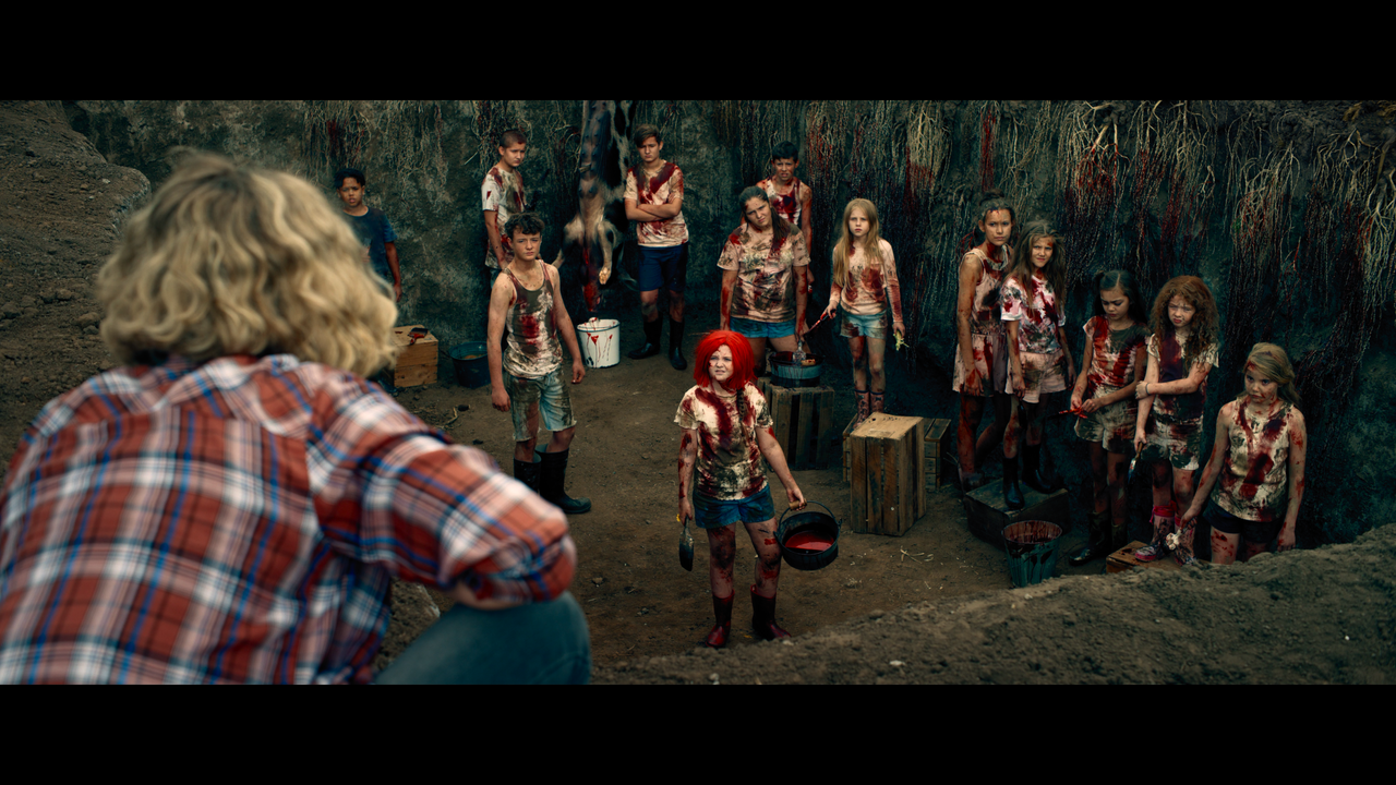 mpv-shot_Children.of.the.Corn.2020.2160p.UHD.BDREMUX.HDR.DV.HEVC-Нечипорук_00_34_21_0008
