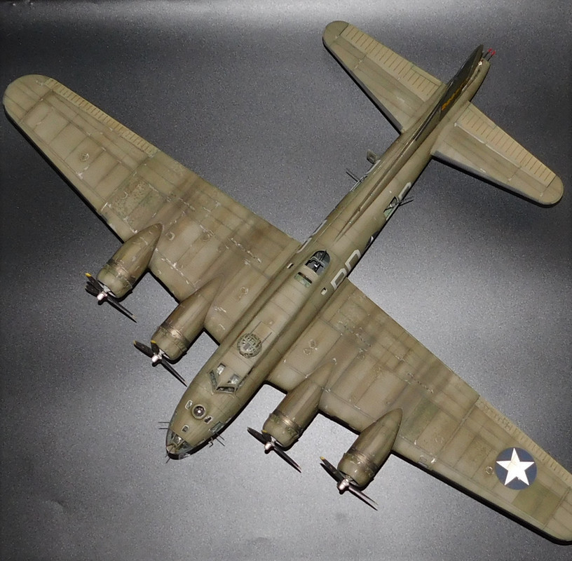 Revell アントノフ　未組立て Boeing B-17 F 1/48th scale - Ready for Inspection - Aircraft