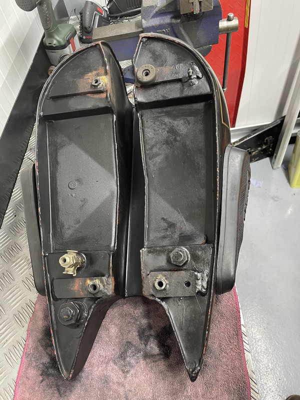 78313B6F-8DE3-48D7-BD4A-431B5BFE9A3B