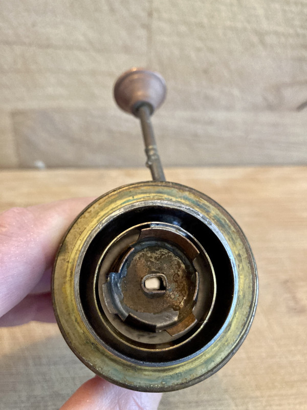 327073A6-2384-4C4C-AC03-0BED210F4DFE