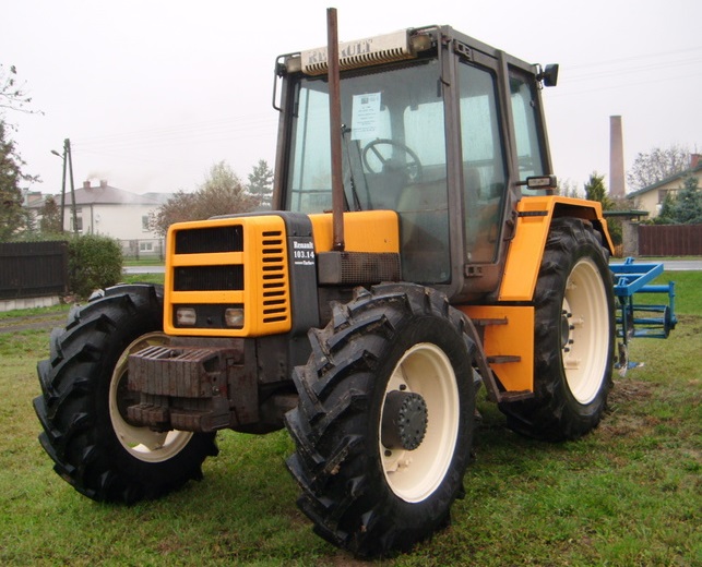 RENAULT Tracteurs agricoles   -- Francia - Página 12 RENAULT_103.14_TS