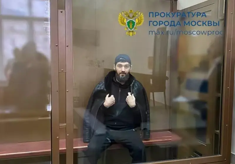 Съдят ММА боец, който оскверни паметик в Русия