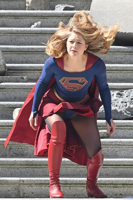 melissa-benoist-v0-xdposetb9ulb1.jpg