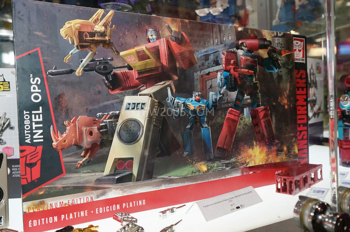 SDCC2015-Hasbro-Case-Transformers-PE-002