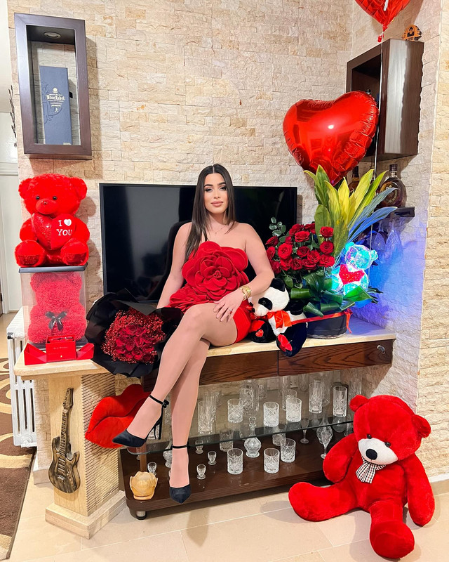صور إليسا أندونيان 2025 - فضايح مثيرة | إليسا أندونيان سكس 2026! Elissaandonian-1756229920859