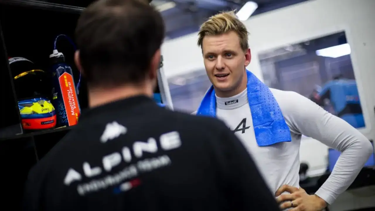 Schumacher continues with Alpine