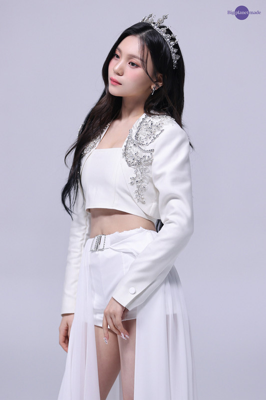 240709-BPM-Naver-Post-VIVIZ-Umji-V-hind-Love-and-Tears-VCR-and-Poster-Shoot-Behind-documents-1