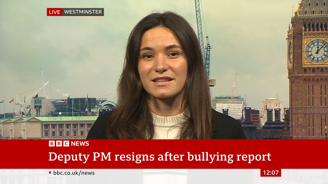 04.21 - 12.00.00 - BBC News. The latest news from the BBC. [S]..ts_snapshot_00.08.20.515