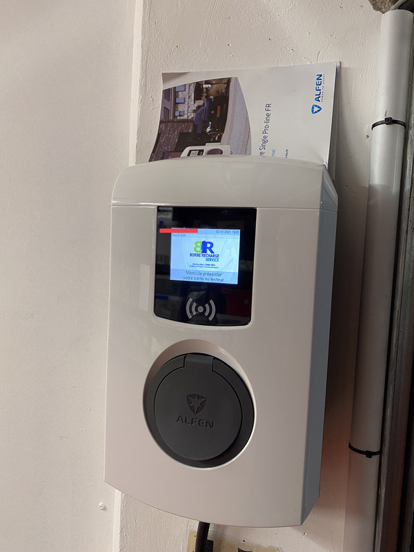 3BEEE4B9-7626-4B84-9AD1-E9DB2DE59802