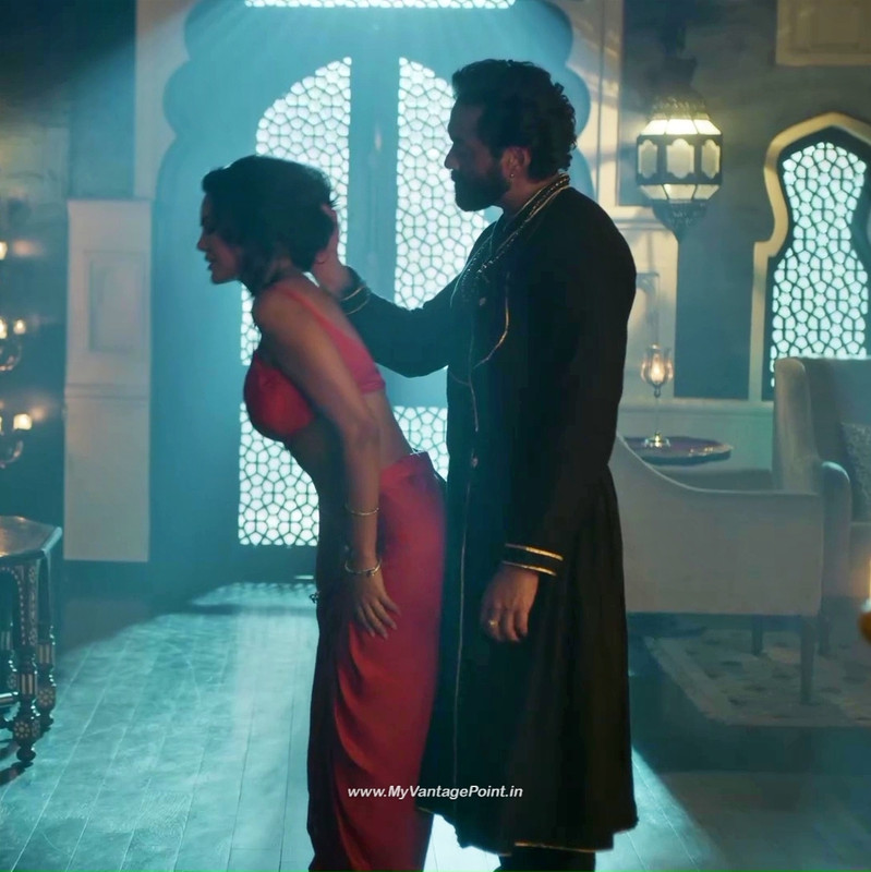 7Esha Gupta Hot in Aashram Web Series