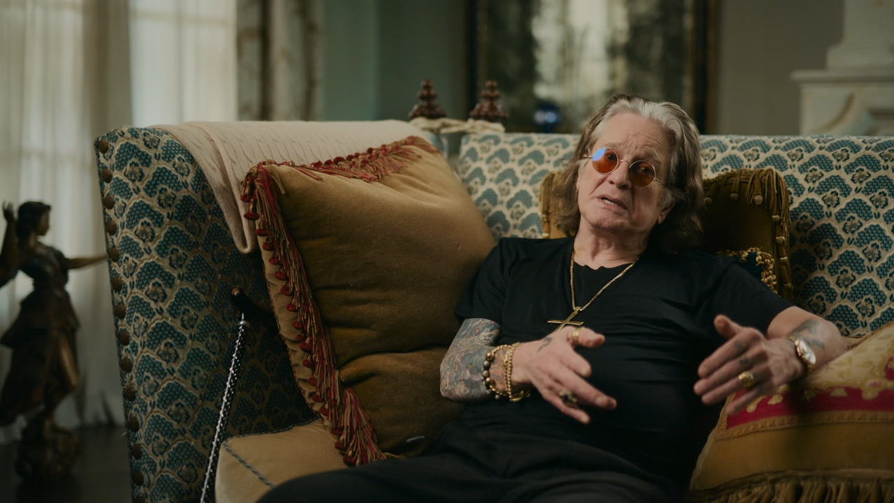 mpv-shot_Sharon.and.Ozzy.Osbourne.Coming.Home.2025.1080p.AMZN.WEB-DL.AVC-Нечипорук_00_01_08_0001